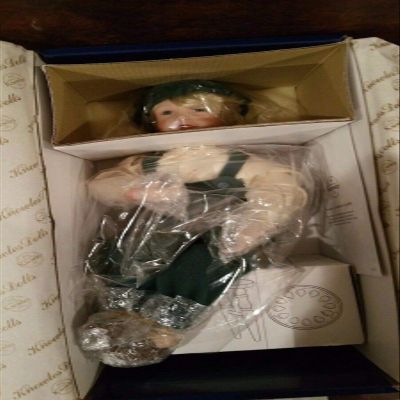 ADG Porcelain Little Compatible with Jack Compatible with Horn by Artist Yolanda Bello 11+4 Sitting