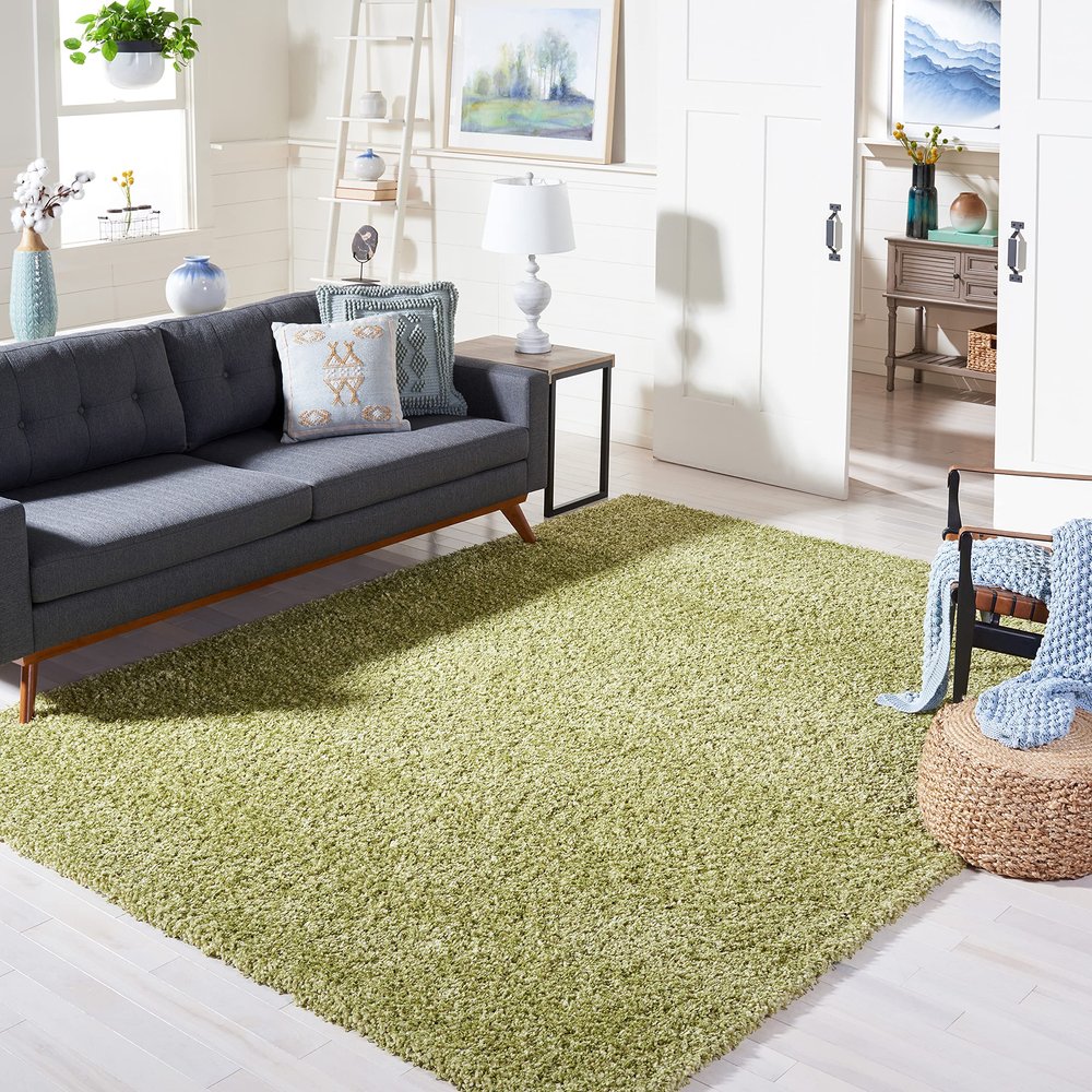 SAFAVIEH California Shag Collection Area Rug - 4' Square, Green, Non-Shedding & Easy to Clean, Ultra Plush Thick Pile, Ideal for Living Room, Bedroom, Dining Space (SG151-5252)