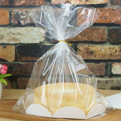 Mistari Clear Plastic Bake Bags Cellophane Treat Bags for Toast Bread Cookie Candy Cake Bakery Gift Packaging, 8 Cake Tray and Gold Ribbon (20 Pack)