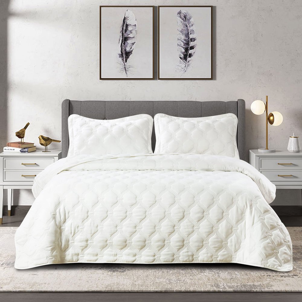 Home Soft Things 2 Piece Bradly Alternative Quilted Bed Spread Set, Soft Warm Quilt Coverlet Bedding Cover Set, Geometric Diamond Solid Pattern, White, Twin 80" x 106"