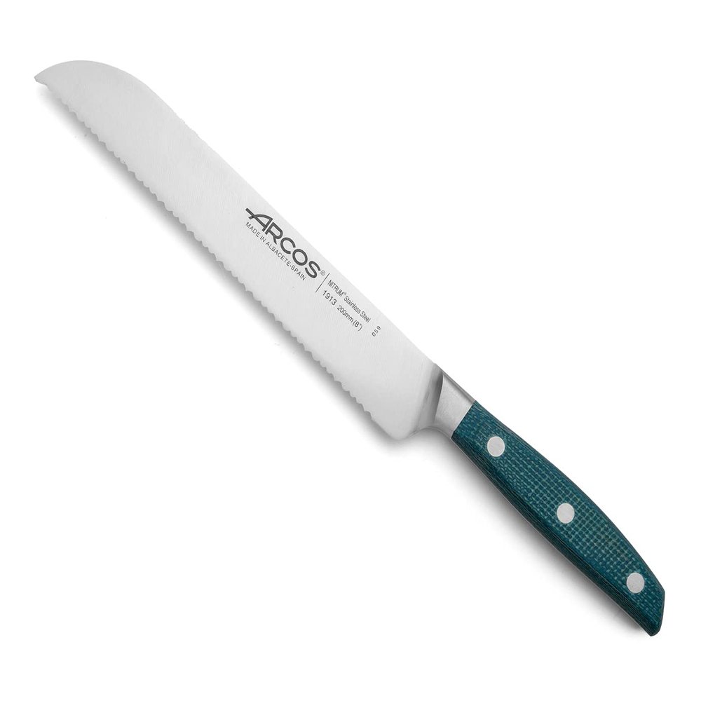 Arcos Bread Knife 8 Inch Nitrum Stainless Steel and 200 mm blade. Obtain a great variety of cuts for your food. Ideal knife for daily domestic use. Series Brooklyn. Color Blue.