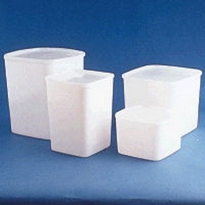 6.5" x 6.5" x 4" Square 2 Quart Container with Lids (4 Containers)