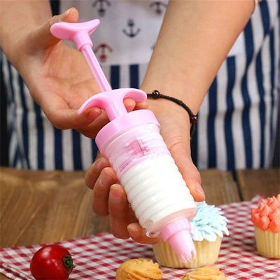 Sisileeda 8-Piece Plastic Pink Round Cake Piping Tip Set - Icing Piping Syringe Gun - Cake Decorating Tool Set