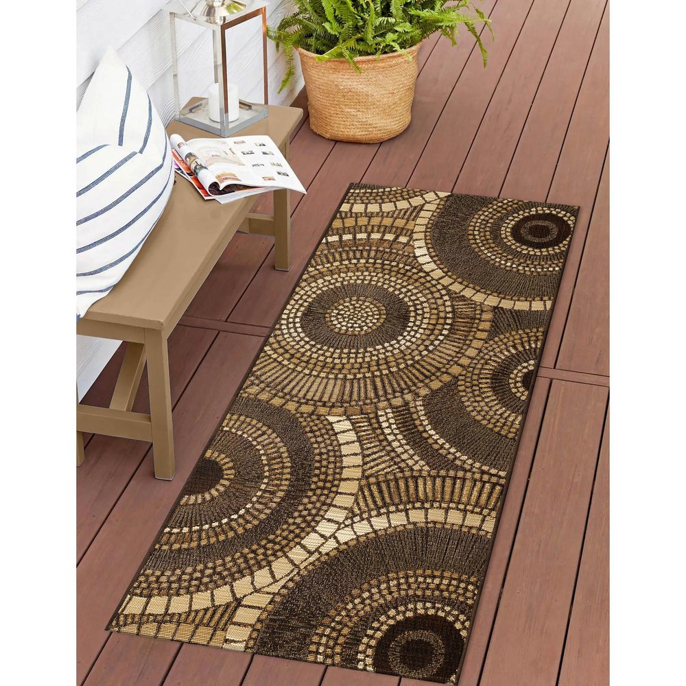 Liora Manne Marina Low Profile Durable Indoor/Outdoor Woven Rug- Circles Brown 1'11" x 7'6"