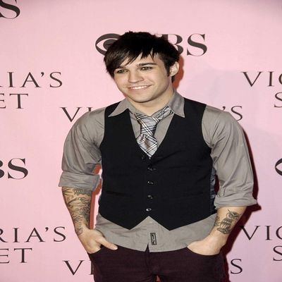 Posterazzi Poster Print Pete Wentz Victoria's Secret Fashion Show-Arrivals The Kodak Theatre Los Angeles Ca November 16 2006. Photo by Michael GermanaEverett Collection Celebrity (8 x 10)