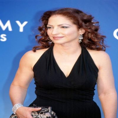 Posterazzi Poster Print Collection Gloria Estefan at 2002 Grammy Awards La Ca 2272002 by Robert Hepler Celebrity (8 x 10)