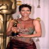 Posterazzi Poster Print Collection Halle Berry Holding Her Oscar at The Academy Awards La Ca 3242002 by Robert Hepler Celebrity (8 x 10) view 1