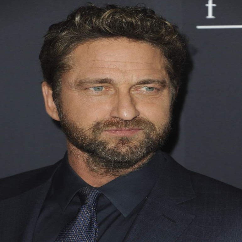 Posterazzi Poster Print Gerard Butler at Arrivals for Den of Thieves Premiere L.A. Live Regal Cinemas Los Angeles Ca January 17 2018. Photo by Elizabeth GoodenoughEverett Collection Celebrity (8 x 10)