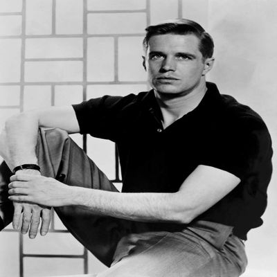 Posterazzi Poster Print Collection EVCPBDGEPEEC005 George Peppard Portrait (8 x 10)