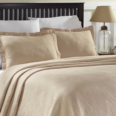 BNM Oversized Geometric Fret Design Matelasse Cotton Bedspread, Jacquard Weave, Soft, All-Season, Cozy, Lightweight, Perfect for Master or Guest Bedroom, Matching Pillow Shams, Full, Bisque