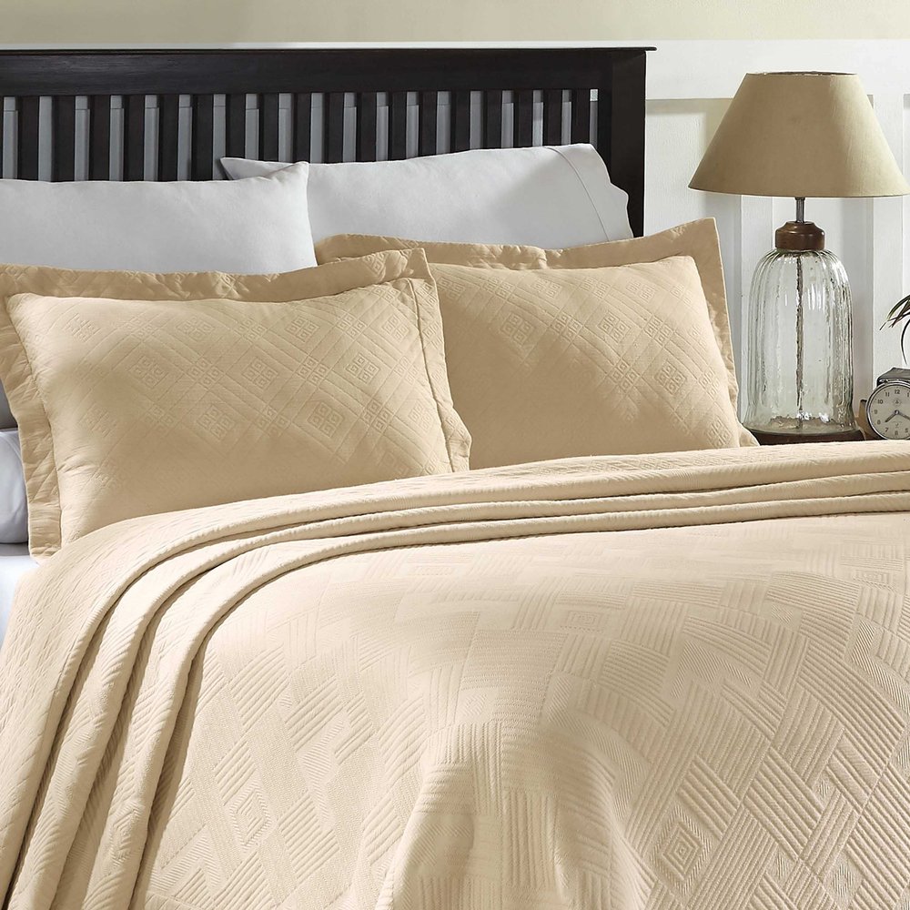 BNM Oversized Geometric Fret Design Matelasse Cotton Bedspread, Jacquard Weave, Soft, All-Season, Cozy, Lightweight, Perfect for Master or Guest Bedroom, Matching Pillow Shams, Full, Ivory