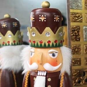 ZAMTAC European Wooden Handmade Crafts Ornaments Nutcracker Soldiers Creative and Exquisite Home Decoration - (Color: Style A)