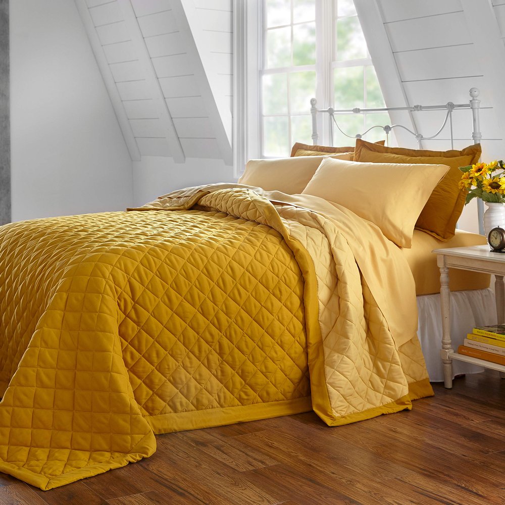 BrylaneHome Bedding BH Studio Reversible Two-Tone Ultra Soft Quilted Bedspread - King, Gold Maize