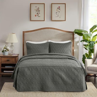 Madison Park Quebec Split Corner Quilted Bedspread Classic Traditional Design All Season, Lightweight, Bedding Set, Matching Shams, Queen (60" x 80" + 24"D), Damask Quilted Dark Grey 3 Piece