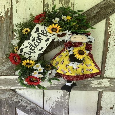 Rustic Decor, Country Decor, Wreath, Rustic Cow Wreath, Cow Decor, Wreath, Welcome Wreath, Krazy Mazie Kreations