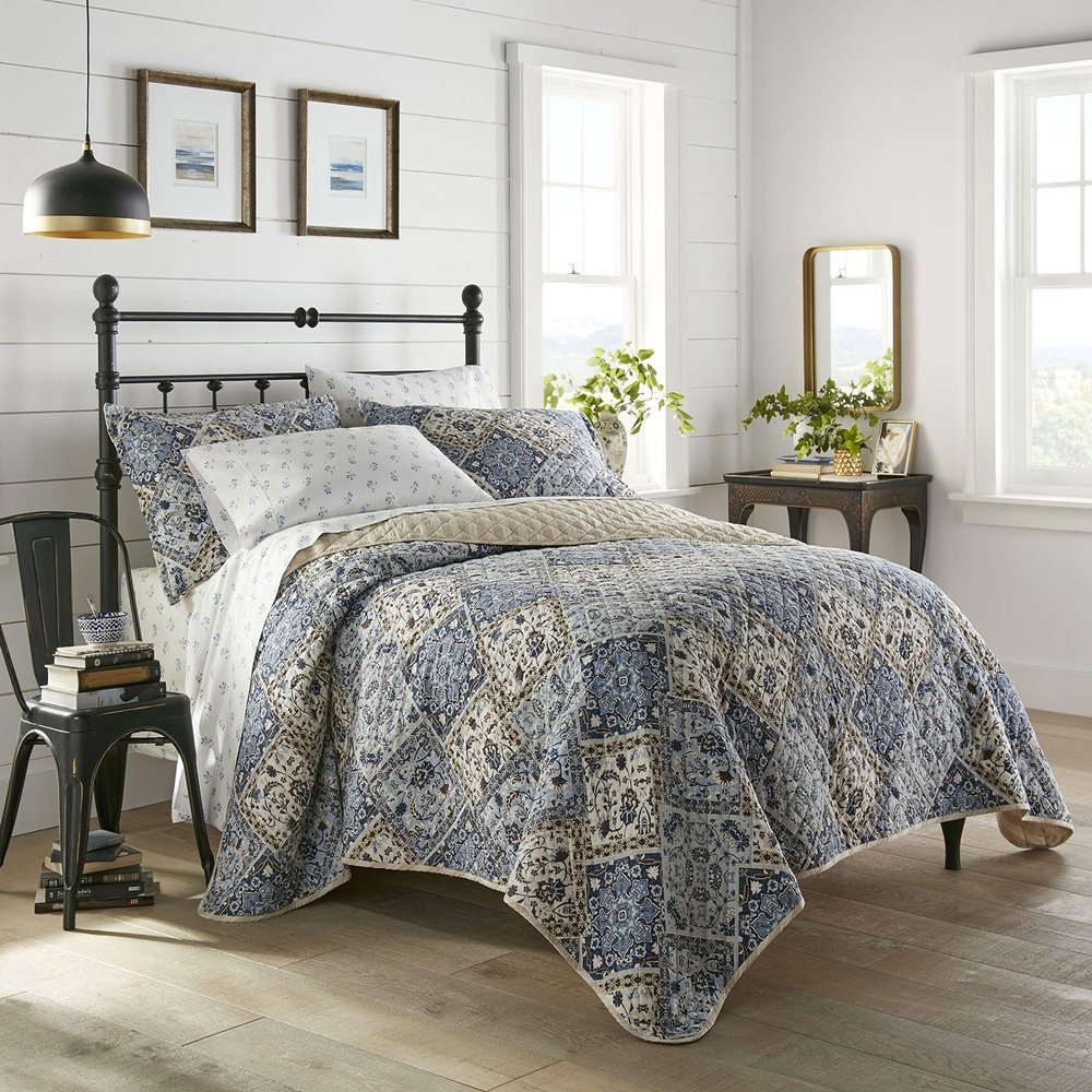 Stone Cottage - Queen Quilt Set, Reversible Cotton Bedding with Matching Shams, Ideal Bedding Set (Arell Blue, Queen)