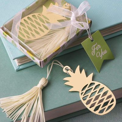 FASHIONCRAFT Warm Welcome Pineapple Bookmark
