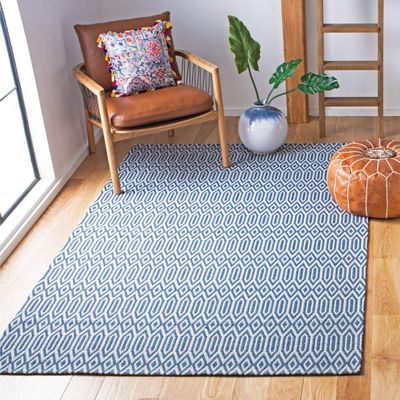 SAFAVIEH Area Rug 8x10 - Augustine Collection - Large - Navy & Light Grey, Geometric Design, Easy Cleaning, Ideal for Living Room, Bedroom, Office, Dining Space (AGT405M)