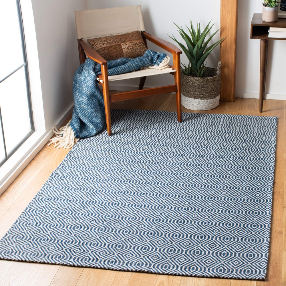 SAFAVIEH Area Rug 8x10 - Augustine Collection - Large - Navy & Light Grey, Geometric Design, Easy Cleaning, Ideal for Living Room, Bedroom, Office, Dining Space (AGT401M)