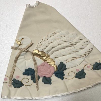 Silvestri Elegant Swan Christmas Tree Skirt