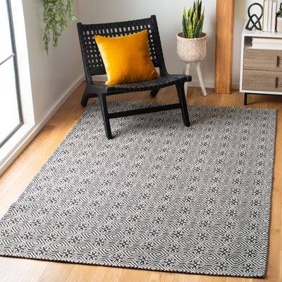 SAFAVIEH Area Rug 8x10 - Augustine Collection - Large - Black & Light Grey, Geometric Design, Easy Cleaning, Ideal for Living Room, Bedroom, Office, Dining Space (AGT402H)