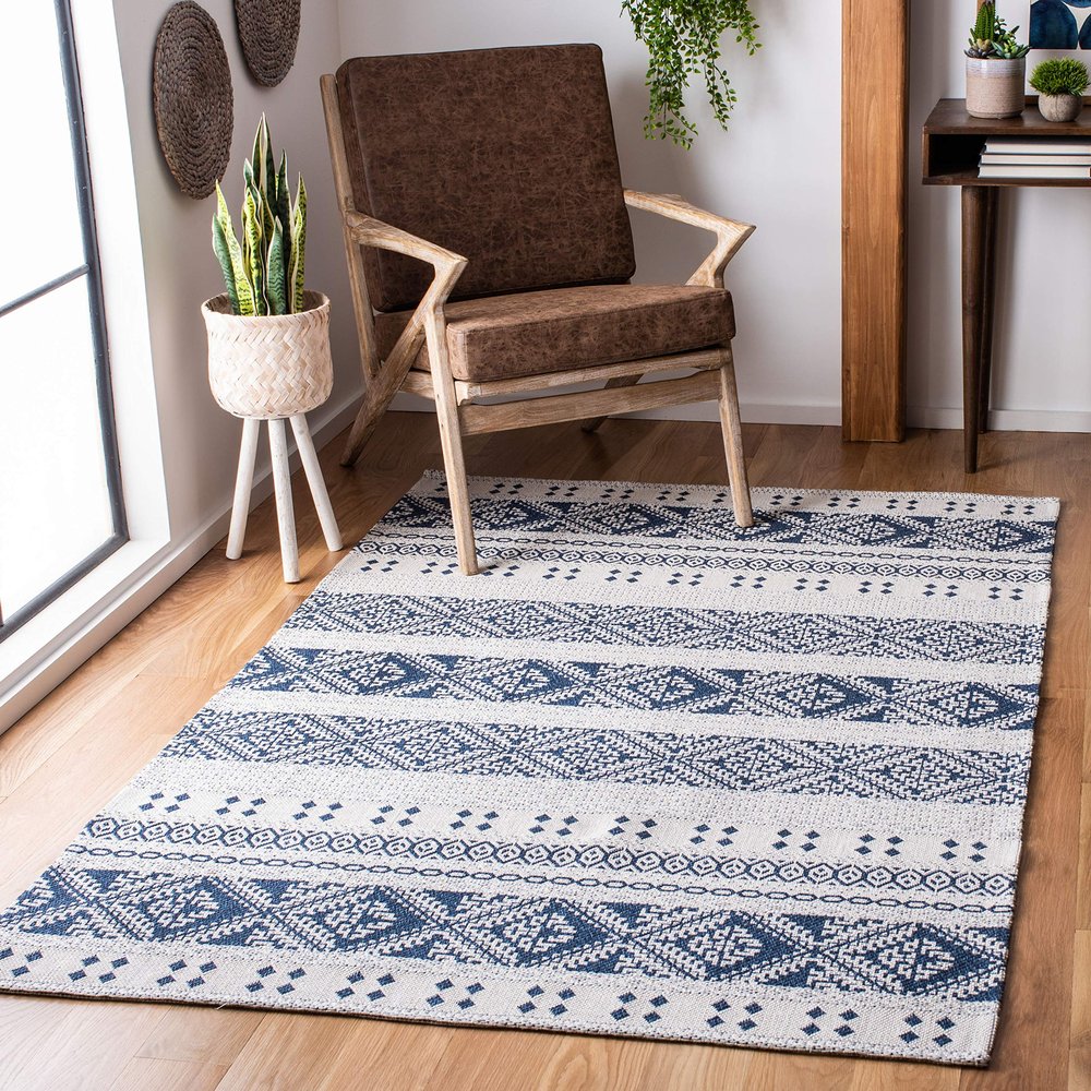 SAFAVIEH Area Rug 8x10 - Augustine Collection - Large - Navy & Creme, Rustic Boho Design, Easy Cleaning, Ideal for Living Room, Bedroom, Office, Dining Space (AGT445N)