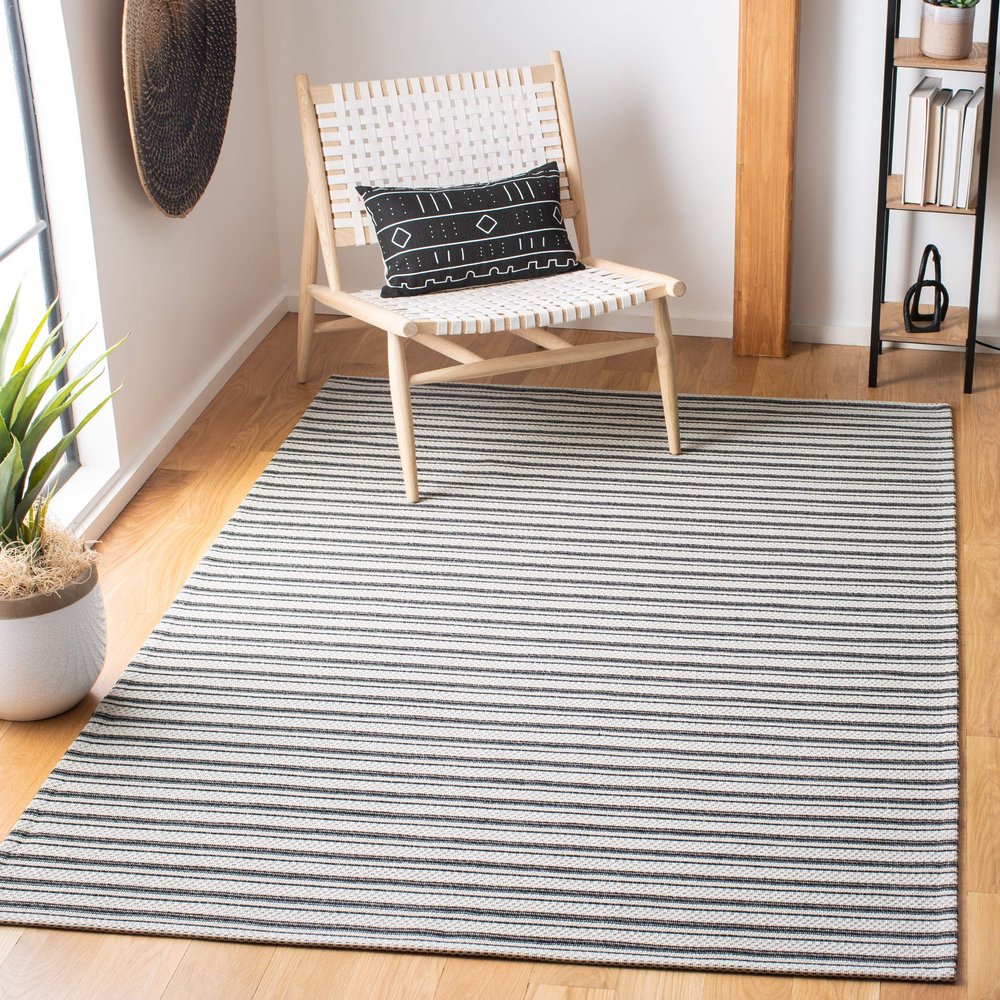 SAFAVIEH Area Rug 8x10 - Augustine Collection - Large - Black & Light Grey, Stripe Design, Easy Cleaning, Ideal for Living Room, Bedroom, Office, Dining Space (AGT419H)