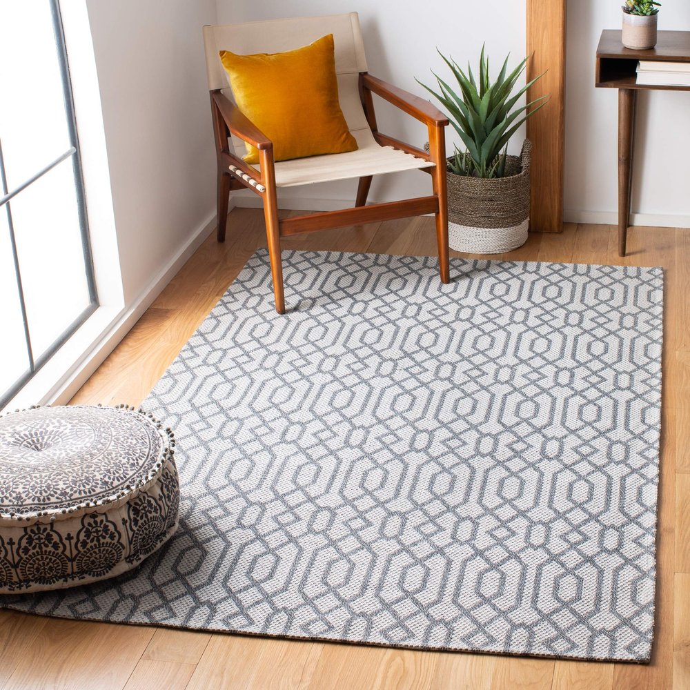 SAFAVIEH Area Rug 8x10 - Augustine Collection - Large - Anthracite & Light Grey, Geometric Design, Easy Cleaning, Ideal for Living Room, Bedroom, Office, Dining Space (AGT421G)