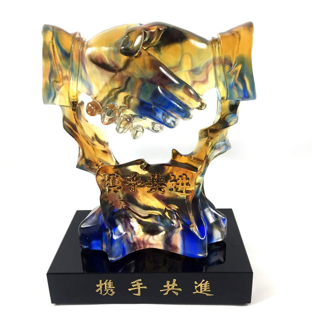 Amore Jewell Hand in Hand with Base Fengshui Decoration Ornament Gift for Home & Office (Liuli Crystal Glass)