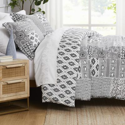 Southshore Fine Living, Inc. Patchwork Duvet Cover Twin/Twin XL - Hotel Quality Reversible Twin Bedding Set, Easy Care - Twin Duvet Cover Set with Matching Pillow Sham - Global Patchwork Grey