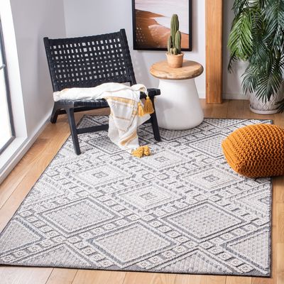 SAFAVIEH Global Collection Area Rug - 5'3" x 7'6", Grey & Ivory, Non-Shedding & Easy Cleaning, Ideal for Living Room, Bedroom, Office, Dining Space (GLB813F)