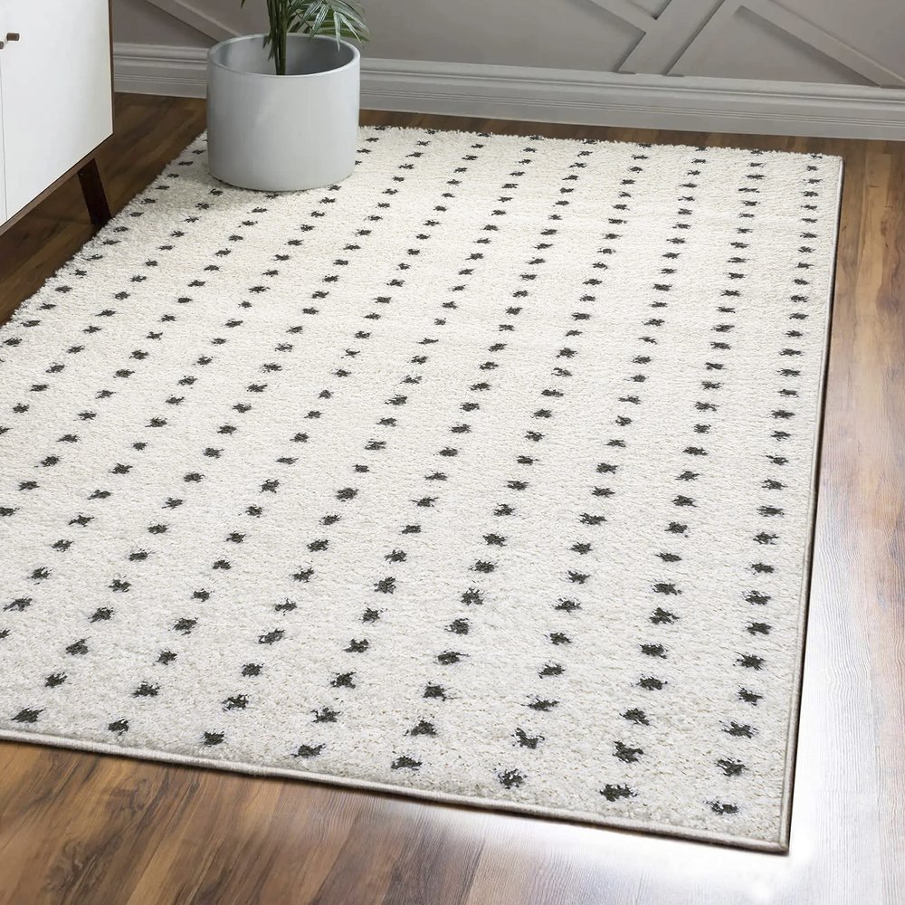 JONATHAN Y Pele Modern Geometric Dot Shag White/Gray Indoor Area Rug, 5x8, Bohemian, Contemporary, Easy-Cleaning for Living Room, Bedroom, Kitchen, Pet Friendly, Non-Shedding (MOH400A-5)