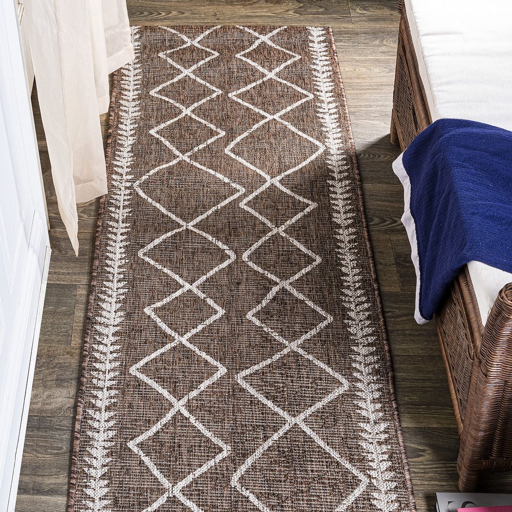 JONATHAN Y Tribal Diamond Trellis Indoor Outdoor Runner Rug 2X8 Brown/Beige, Derya for Backyard, Patio, Porch, Easy-Cleaning, High Traffic, Pet-Friendly, Non-Shedding (SMB129B-28)