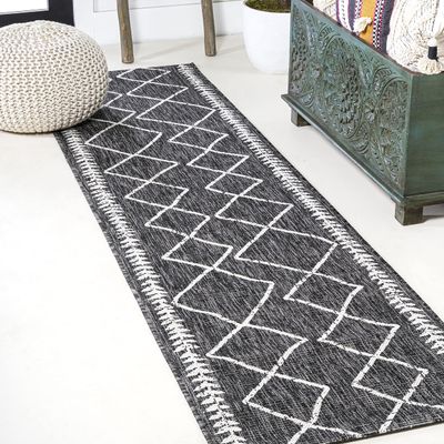 JONATHAN Y Tribal Diamond Trellis Indoor Outdoor Runner Rug 2X8 Black/Ivory, Derya for Backyard, Patio, Porch, Easy-Cleaning, High Traffic, Pet-Friendly, Non-Shedding (SMB129E-28)