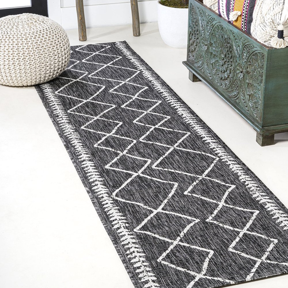 JONATHAN Y Tribal Diamond Trellis Indoor Outdoor Runner Rug 2X8 Black/Ivory, Derya for Backyard, Patio, Porch, Easy-Cleaning, High Traffic, Pet-Friendly, Non-Shedding (SMB129E-28)