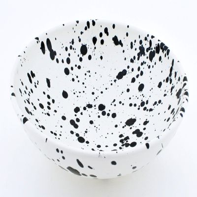 ART ESCUDELLERS Ceramic Bowl, Handmade and Handpainted in Mate Black Decoration. 9,06" x 9,06" x 3,15"