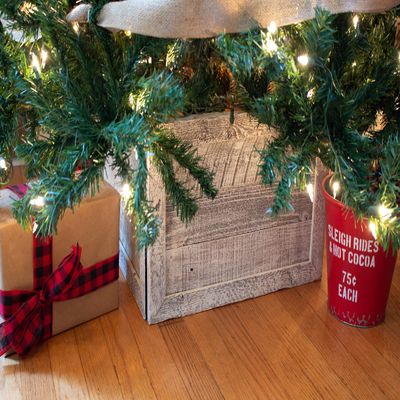 BARNWOODUSA Christmas Tree Collar or Box Made of Reclaimed Wood  Rustic Tree Skirt Replacement Blocks, Adds Farmhouse Charm  Natural, Hook-&-Loop Strip Panels 37x27 in., Whitewash