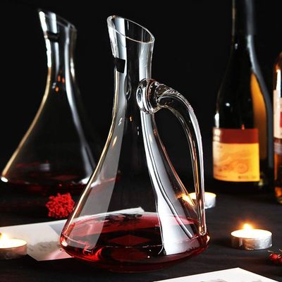 Crystal Glass Wine Decanter Lead-Free Wine Decanter Aerator Hand Blown Classic Wine Breather Carafe for Red Wine, Cognac, Bourbon, Scotch, Irish Whiskey-d 1.1l