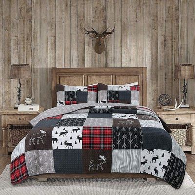 3 Piece Cabin Lodge Red Quilt Set, Beautiful Holiday Rustic Deer Moose Arrow Mix Match Plaid Cotton Farmhouse Bedding Sets Queen, Reversible Patchwork Quilt All Over Stitched Winter Christmas Bedding