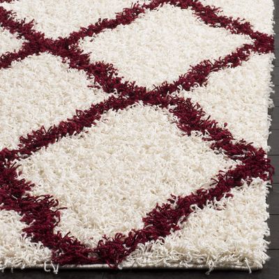 SAFAVIEH Dallas Shag Collection Accent Rug - 2'3" x 4', Ivory & Red, Trellis Design, Non-Shedding & Easy Care, 1.5-inch Thick Ideal for High Traffic Areas in Entryway, Living Room, Bedroom (SGD257R)