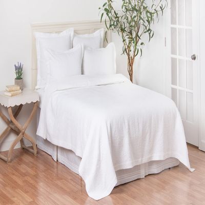 C&F Home Jardin Solid White Matelass Twin Quilt 100% Cotton Lightweight Machine Washable Reversible Bedspread Coverlet Twin White