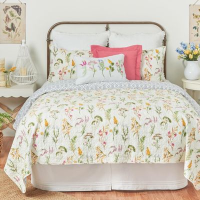C&F Home Genevieve Floral Full/Queen Cotton Quilt Set Reversible Machine Washable Bedding Spring Floral Flower Garden Full/Queen 3 Piece Set White