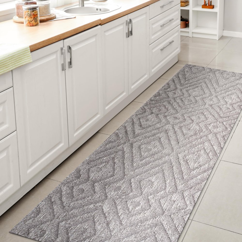 JONATHAN Y Moroccan Diamond Indoor Outdoor Runner Rug 2X8 Light Gray, Balansat for Backyard, Patio, Porch, Easy-Cleaning, High Traffic, Pet-Friendly, Non-Shedding (IBZ100C-28)
