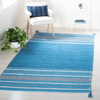 SAFAVIEH Montauk Collection Accent Rug - 4' x 6', Blue & Grey, Handmade Flat Weave Cotton, Ideal for High Traffic Areas in Entryway, Living Room, Bedroom (MTK215M)