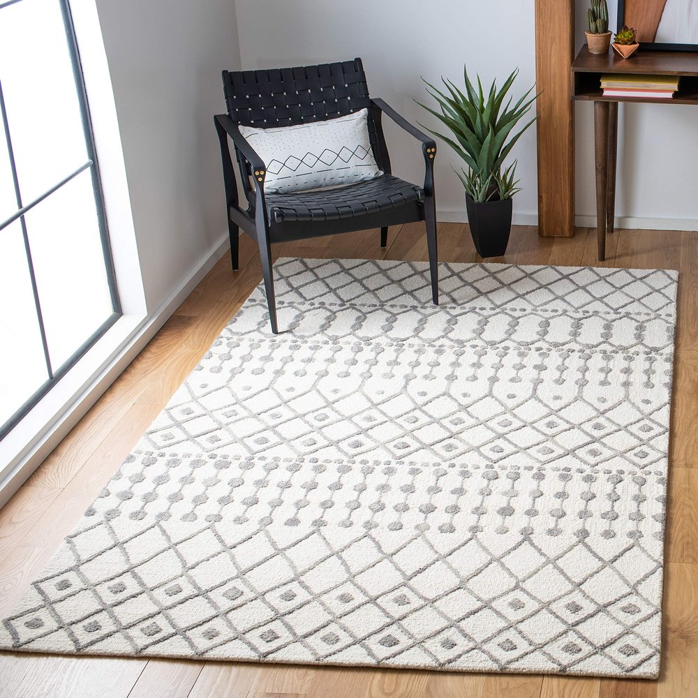 SAFAVIEH Blossom Collection 5' x 8' Ivory/Grey BLM115A Handmade Moroccan Premium Wool Area Rug