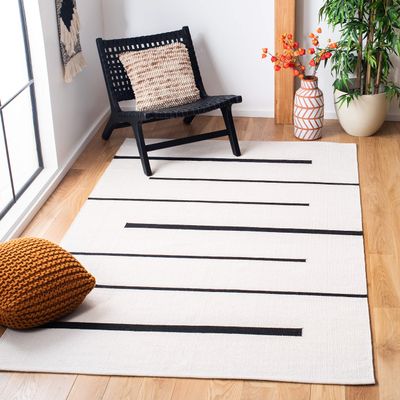 SAFAVIEH Montauk Collection Accent Rug - 4' x 6', Ivory & Black, Handmade Flat Weave Boho Farmhouse Cotton Modern Stripe, Ideal for High Traffic Areas in Entryway, Living Room, Bedroom (MTK311A)