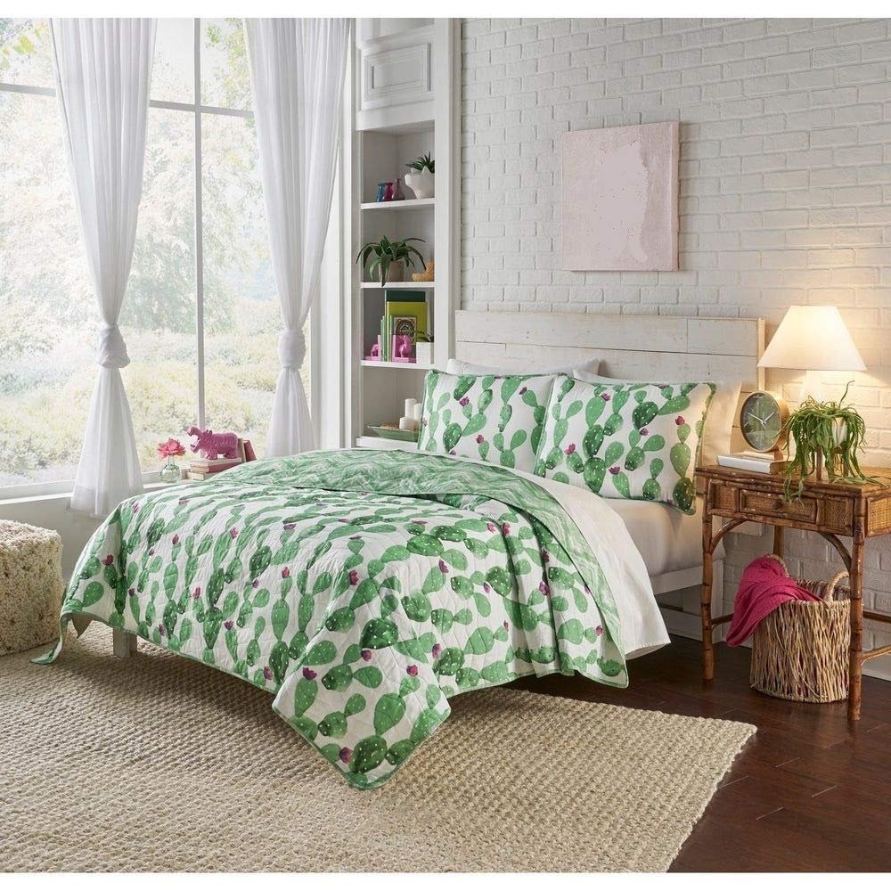HNU 3 Piece Cactus Quilt Set Queen - Full, Casual Glam Modern Contemporary Graphic Print All Season White and Green Bedding Reversible Chevron Stitched Soft Cozy Comfy Cotton