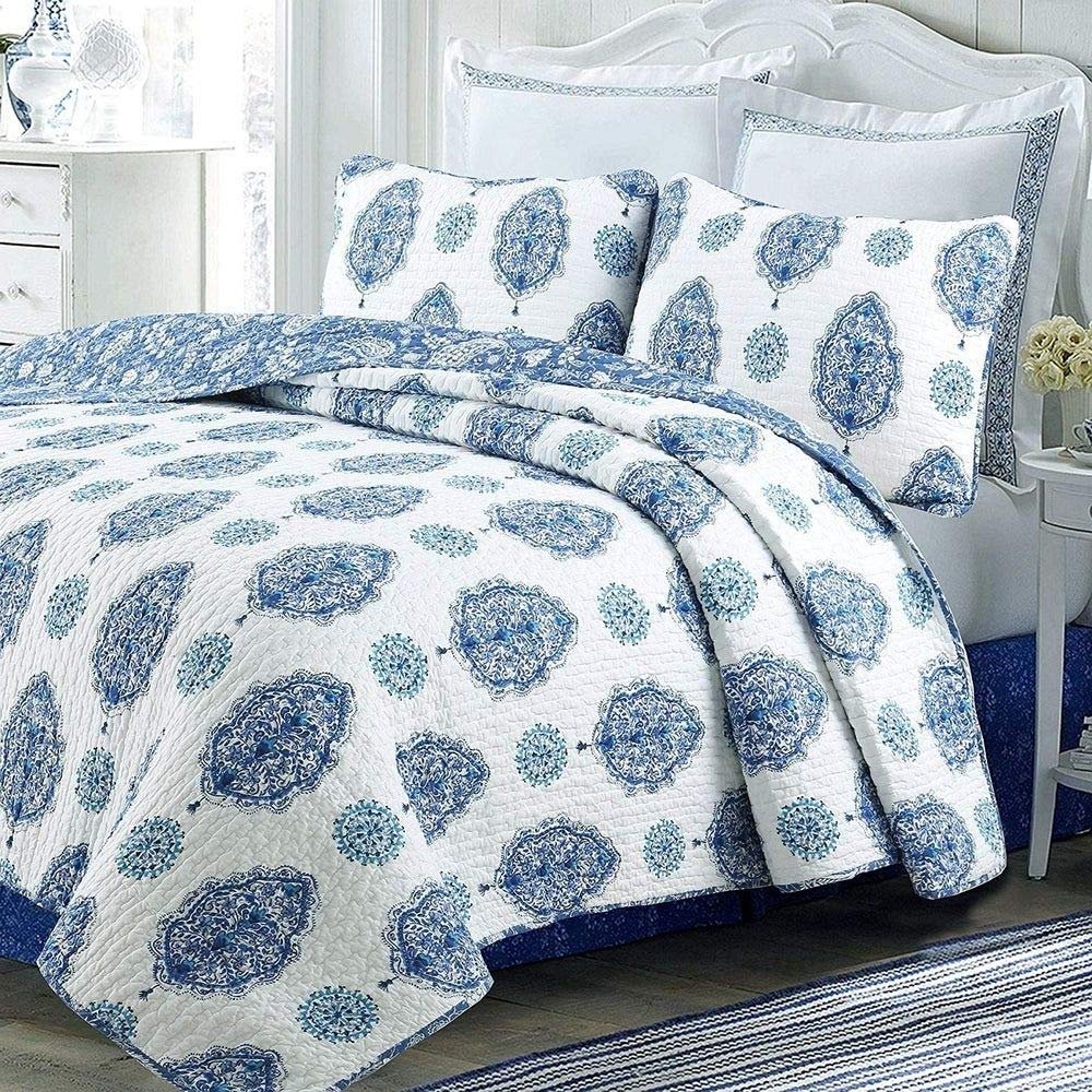 3 Piece Hygge & Scandinavian Geometric Floral Quilt Queen Allover Blue Damask Motif Pattern Modern Contemporary Cotton All Seasons Traditional Look Farmhouse Bedding Luxury Comfy Soft Bedroom Decor