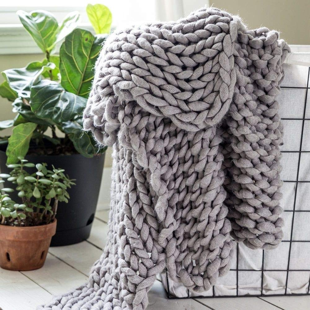 1 Piece Casual Acrylic Chunky Knit Blanket Classic Solid Color Braid Like Visual Textured Light Grey Throw Blanket Expertly Crafted Yarn Durable Warm Decorative All Season Cozy Comfy 50x40 Blanket