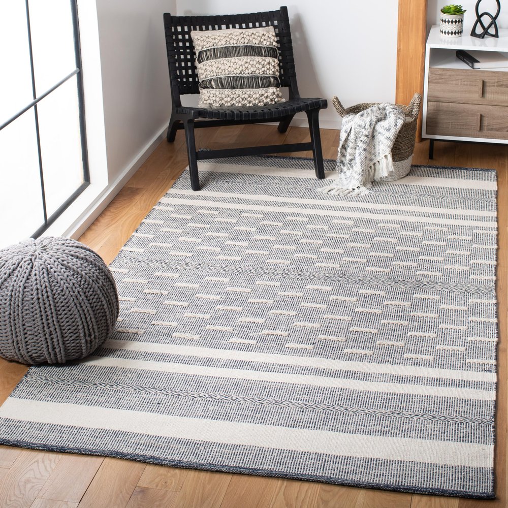 SAFAVIEH Striped Kilim Collection 4' x 6' Navy/Ivory STK515N Handmade Flatweave Cotton Area Rug